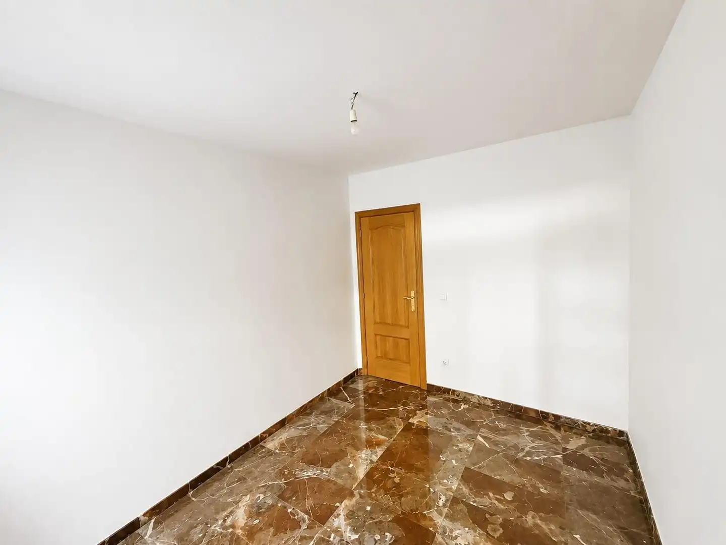 Flat for sale in Zaragoza  with Air Conditioner, Heating and Balcony