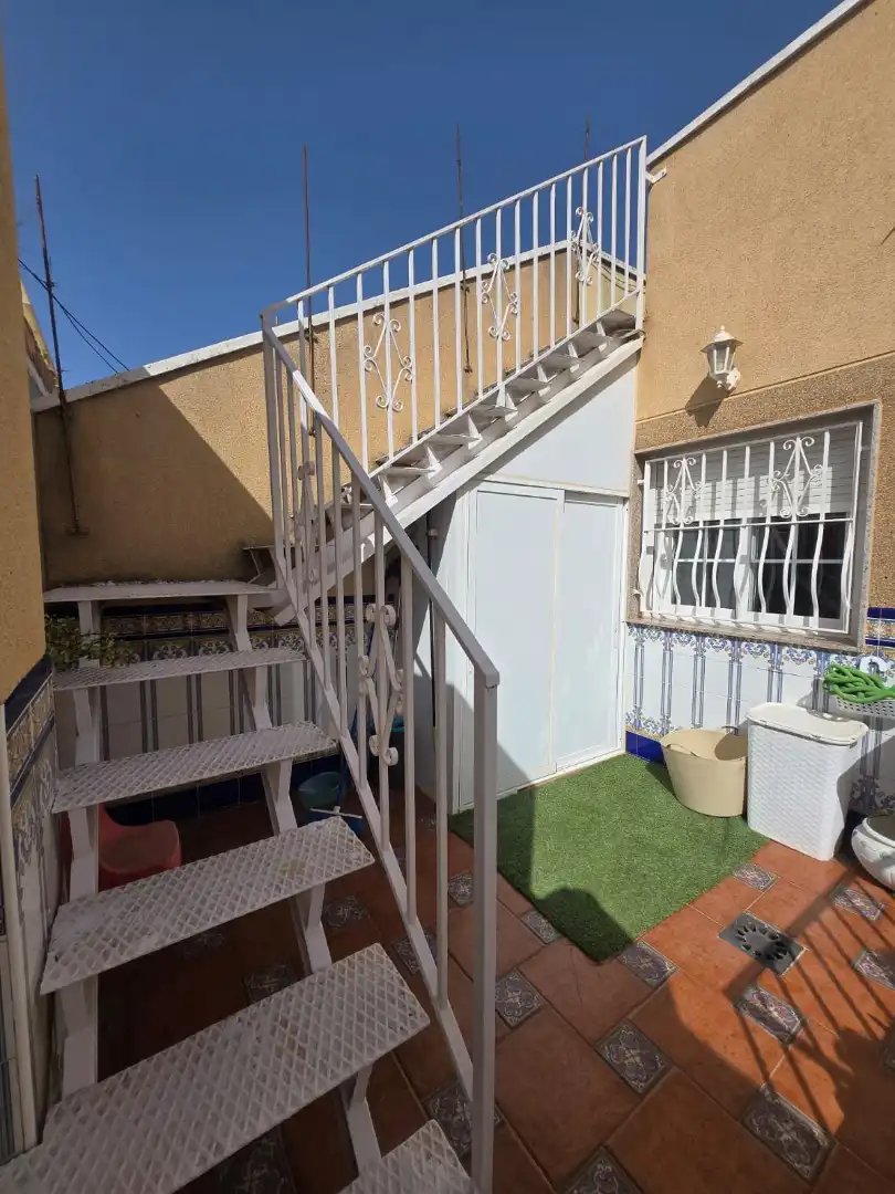 Terrassa de Casa adosada en venda en El Ejido amb Aire condicionat, Terrassa i Piscina