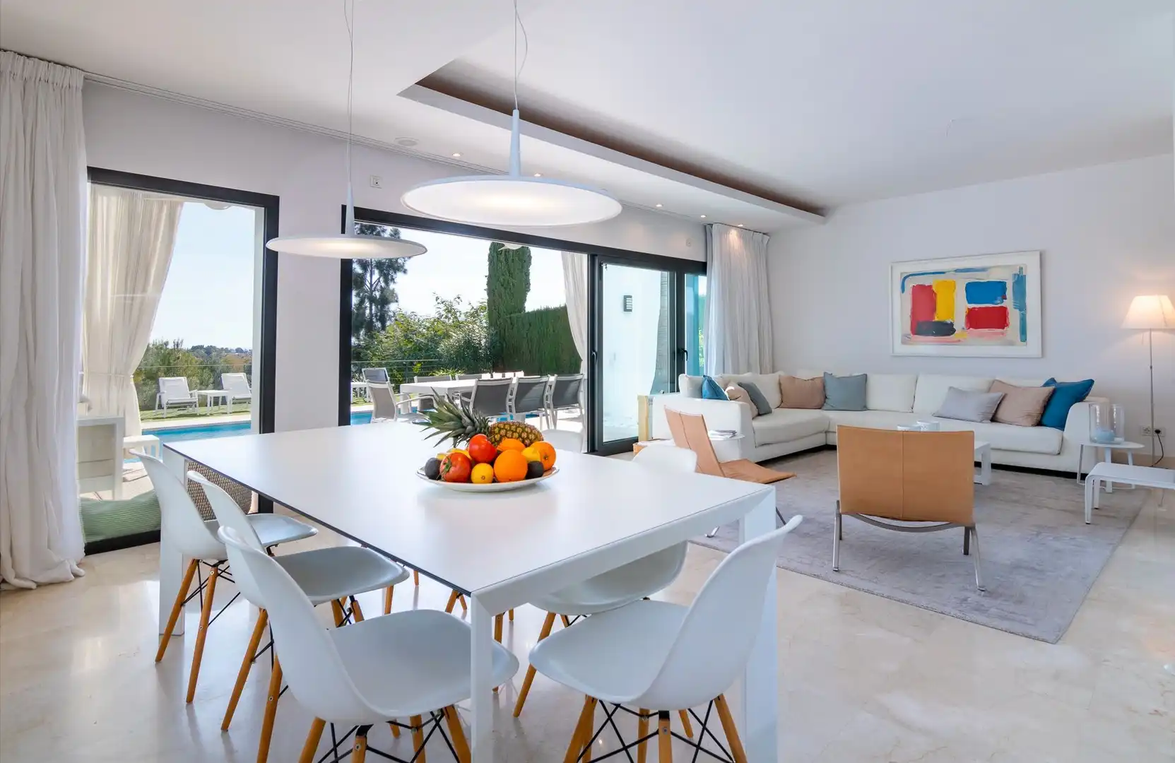 Menjador de Casa o xalet de lloguer en Estepona amb Aire condicionat, Jardí privat i Terrassa