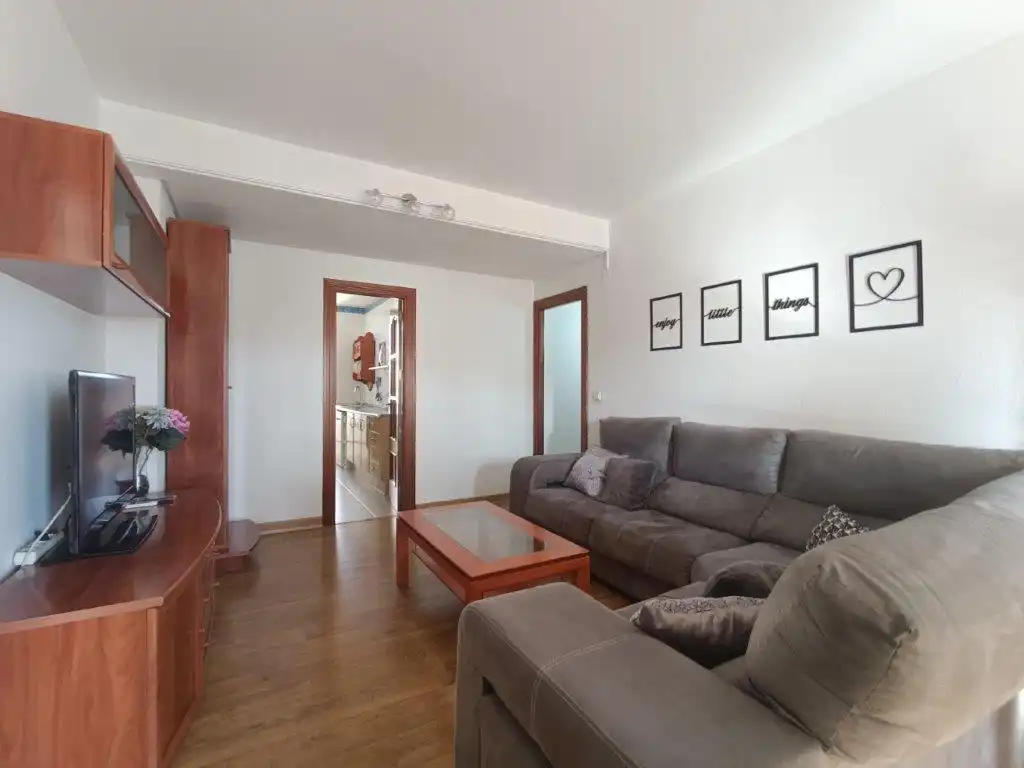 Flat for rent in Carranque - Haza Cuevas
