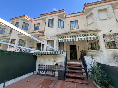 Vista exterior de Casa o xalet en venda en Ajalvir amb Aire condicionat, Terrassa i Balcó