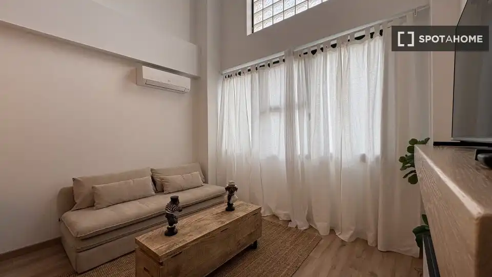 Living room of Flat for rent in Madrid  with Air Conditioner, Heating and Furnished