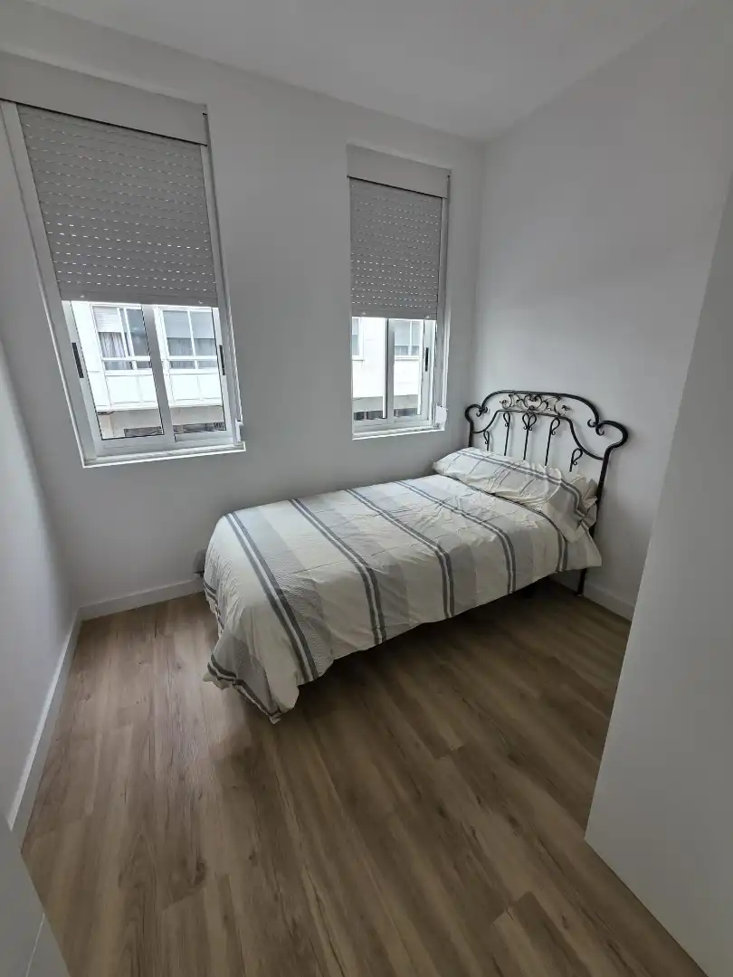 Habitación de Piso para compartir en Ferrol con Amueblado