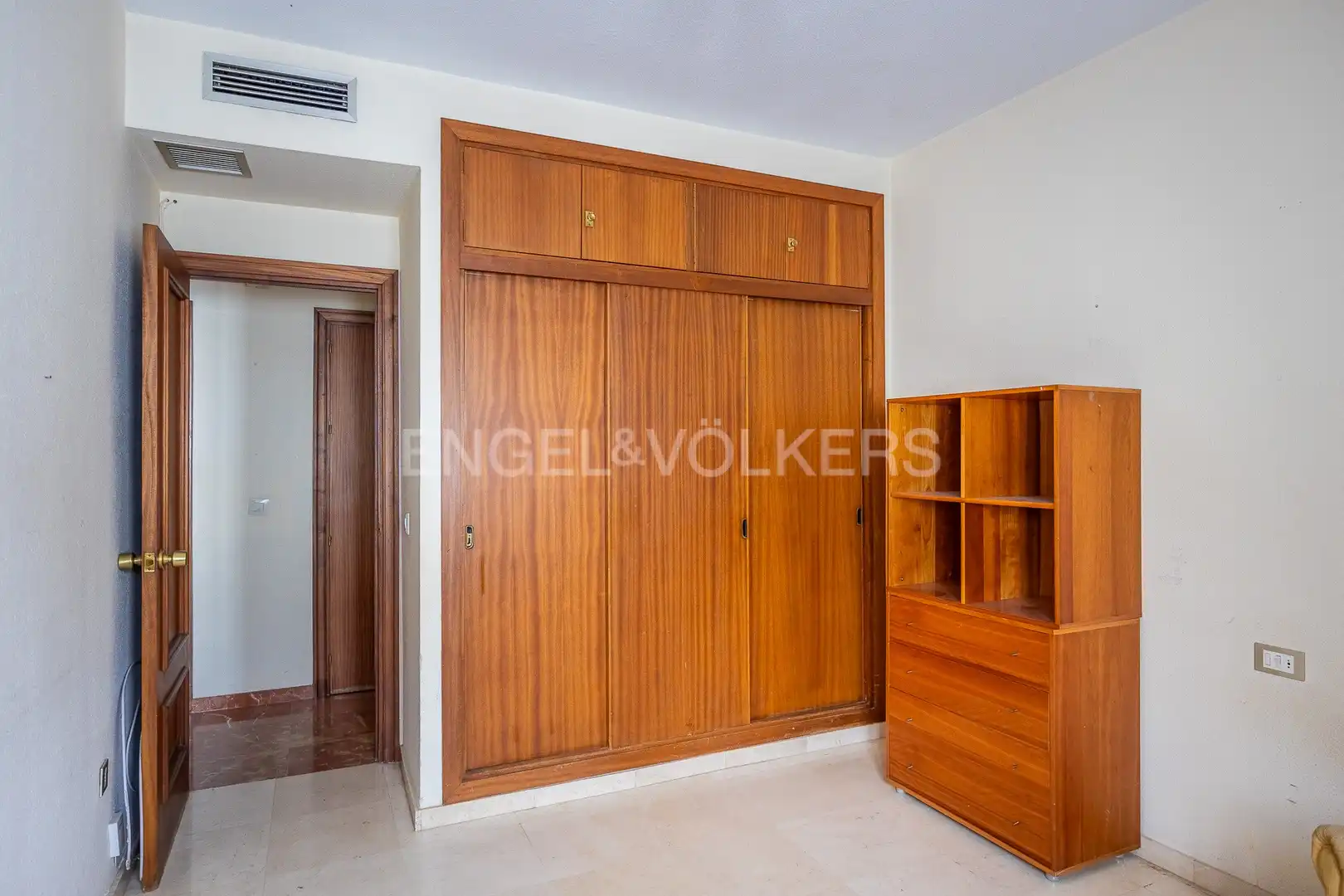 Bedroom of Flat for sale in Sevilla  with Air Conditioner and Heating
