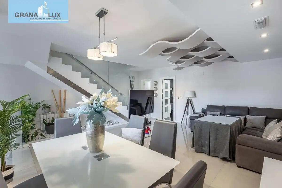 Dining room of Houses for sale in Granada  with Air Conditioner, Heating and Terrace