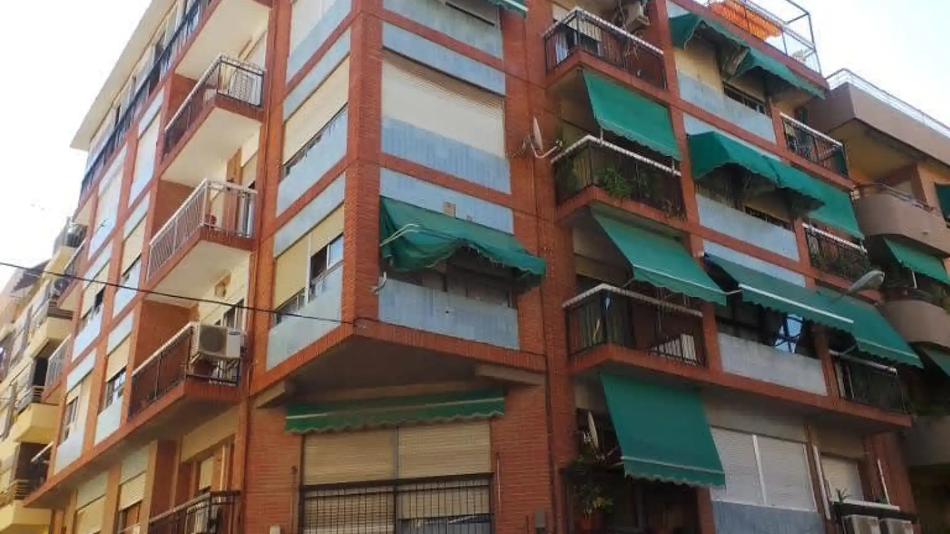 Vista exterior de Piso en venta en Alicante / Alacant