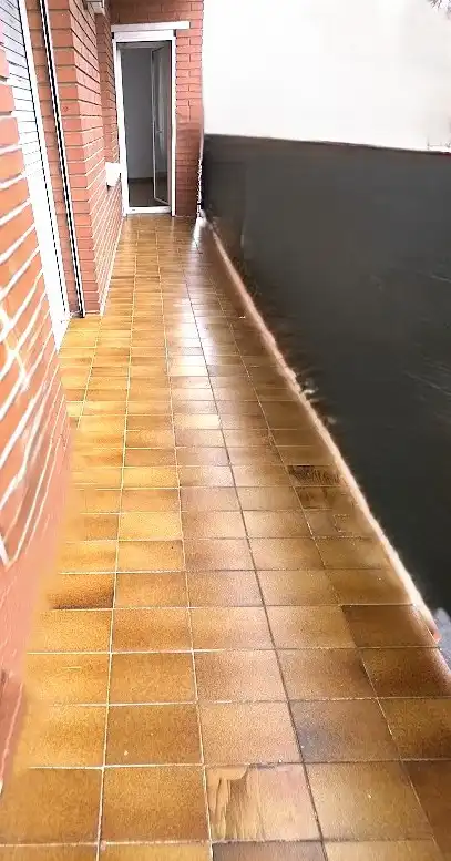 Vista exterior de Pis en venda en Castellar del Vallès amb Calefacció, Parquet i Forn