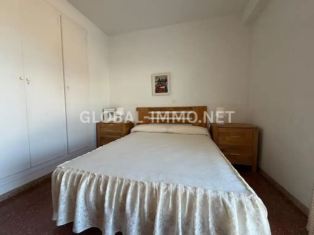 Dormitori de Apartament en venda en Roses amb Terrassa, Piscina i Moblat