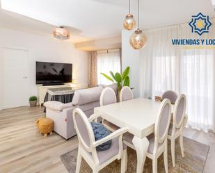 Living room of Flat for sale in  Granada Capital  with Air Conditioner, Heating and Balcony