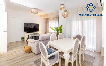 Living room of Flat for sale in  Granada Capital  with Air Conditioner, Heating and Balcony