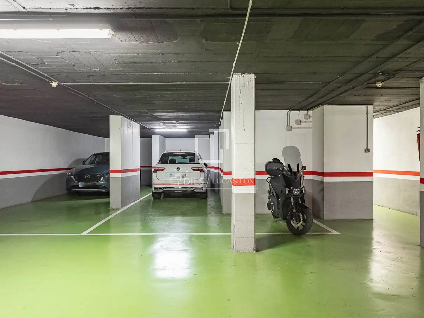 Parking de Piso de alquiler en Barcelona con Aire acondicionado, Calefacción y Parquet