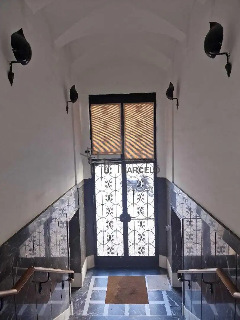 Flat for sale in Paseo Constitución - Las Damas