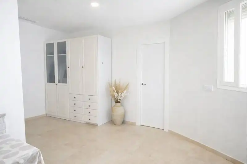 Habitación de Planta baja en venta en Málaga con Aire acondicionado, Amueblado y Horno