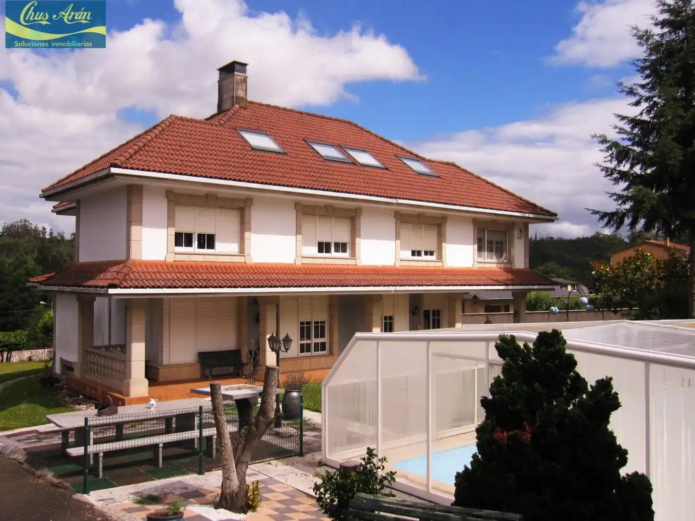 Vista exterior de Casa o chalet en venta en Santiago de Compostela  con Calefacción y Balcón