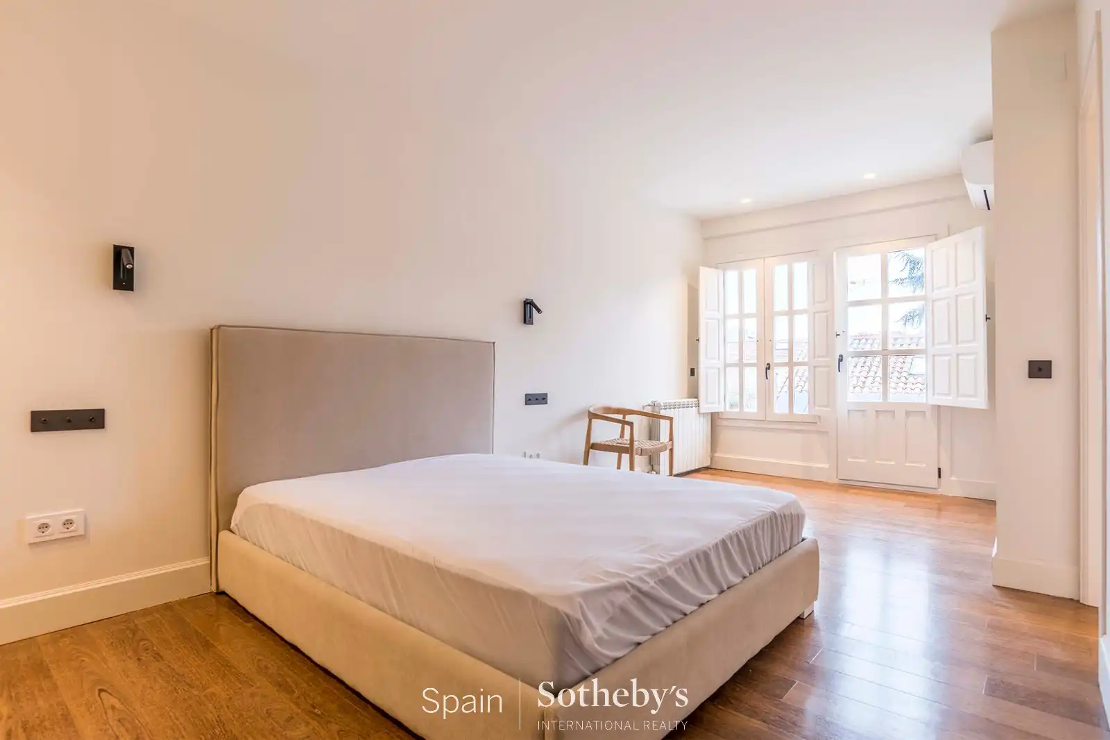 Dormitori de Casa o xalet de lloguer en Madrid amb Aire condicionat, Calefacció i Jardí privat