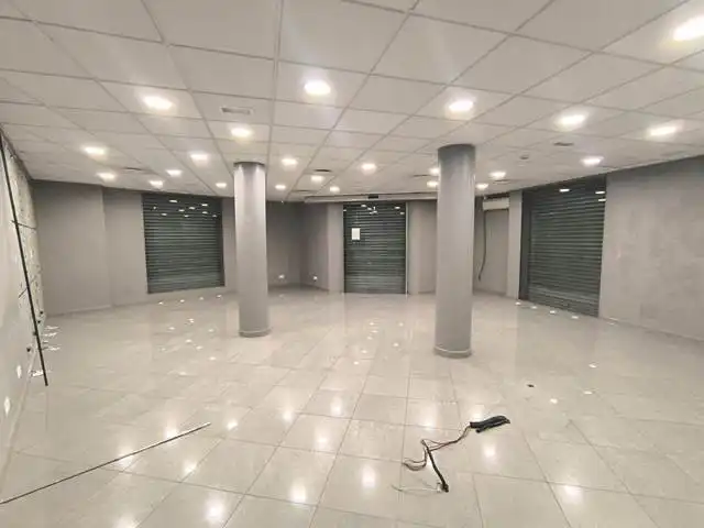 Business premises to rent in Carrer Nou d'Octubre, imagen 2