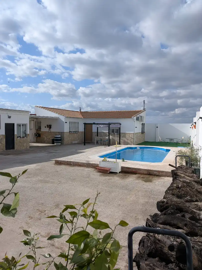 Vista exterior de Casa o chalet en venta en Mengíbar