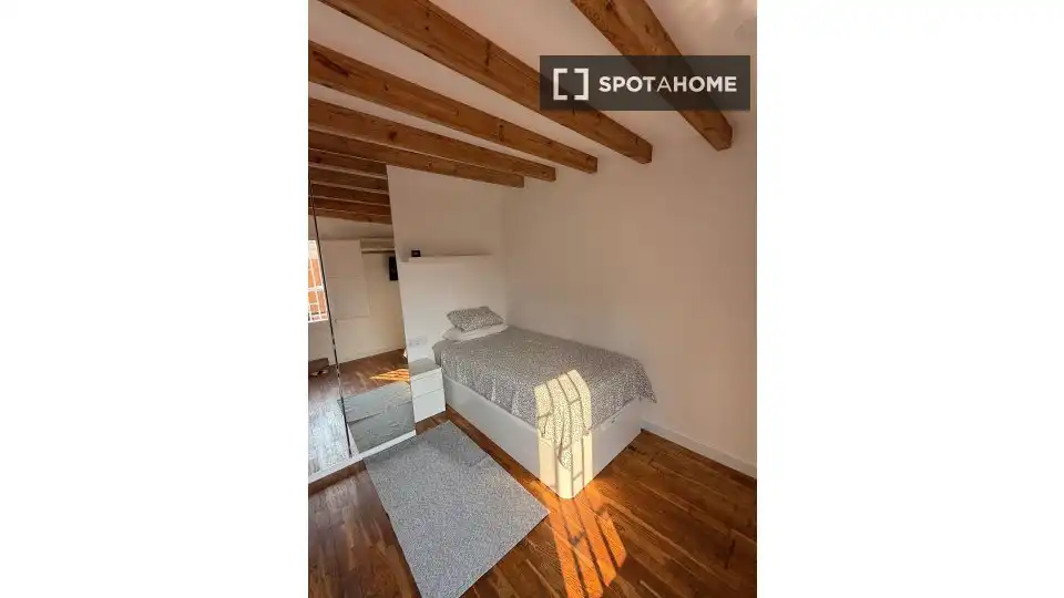 Bedroom of Flat for rent in Barcelona  with Air Conditioner, Heating and Furnished