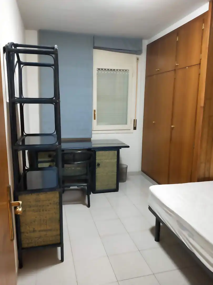 Bedroom of Flat for rent in Girona  with Furnished