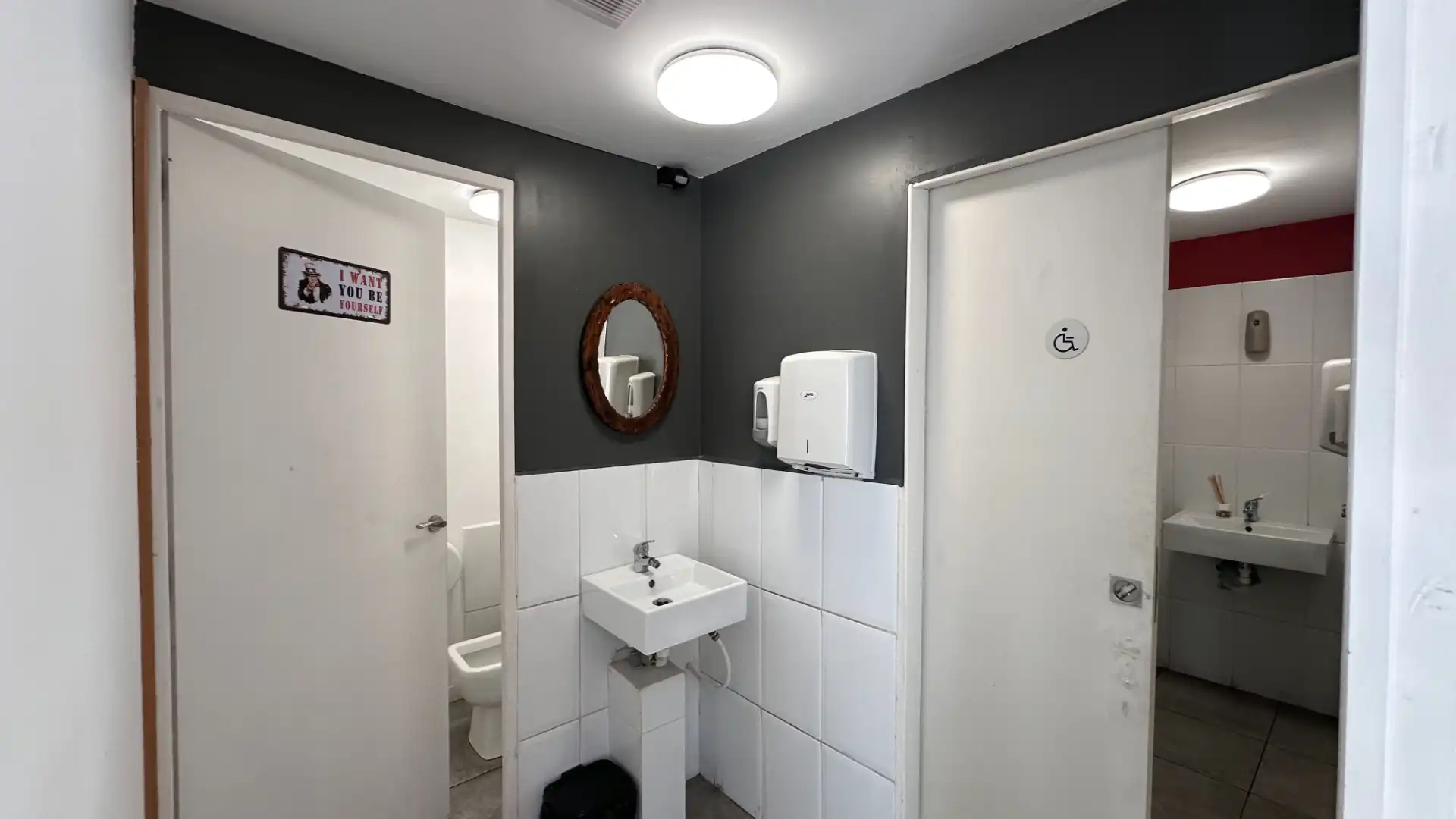 Baño de Local en traspaso en Sant Joan de les Abadesses con Aire acondicionado, Terraza y Amueblado