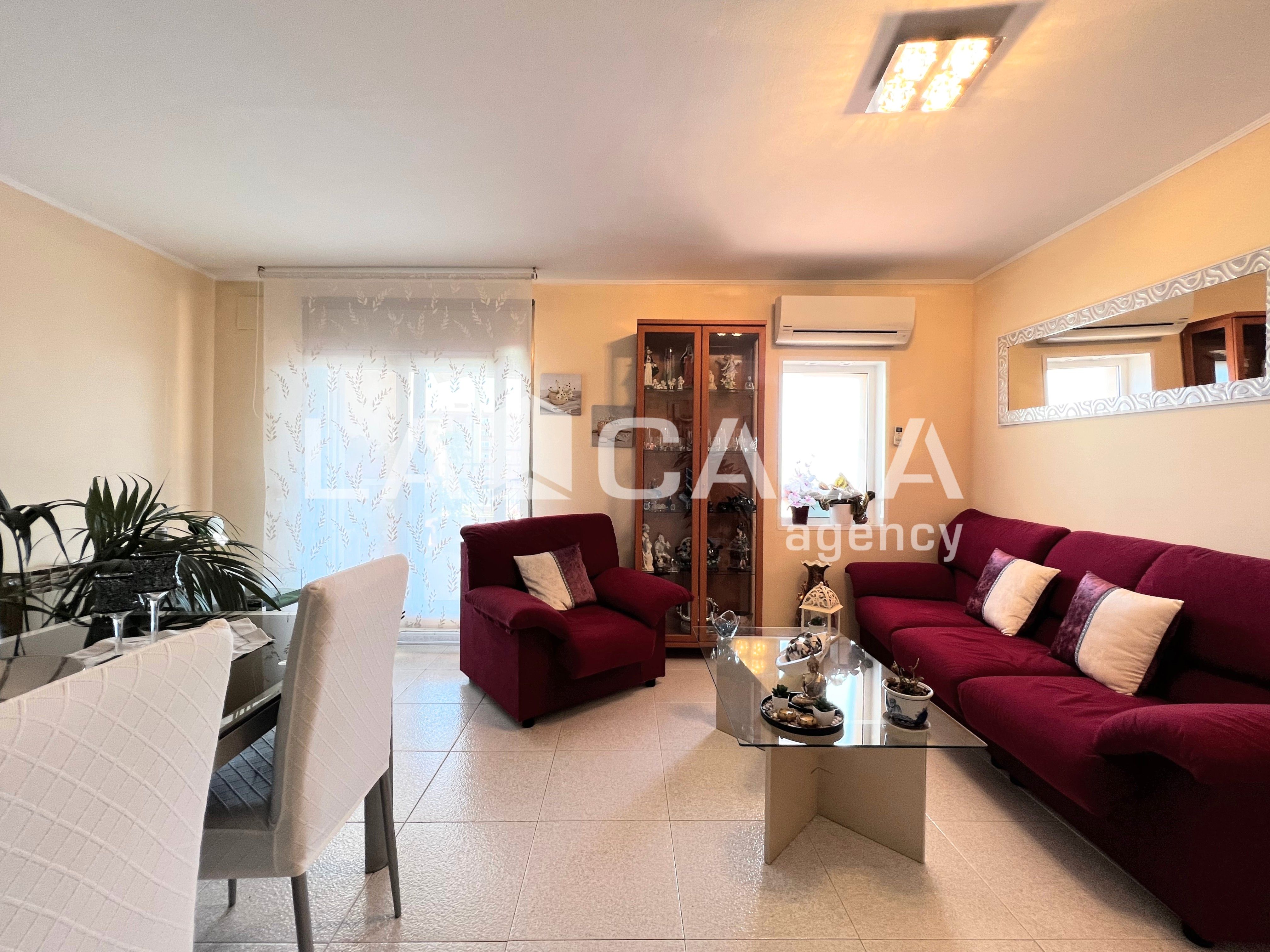 Living room of Flat for sale in Badalona  with Heating, Terrace and Storage room