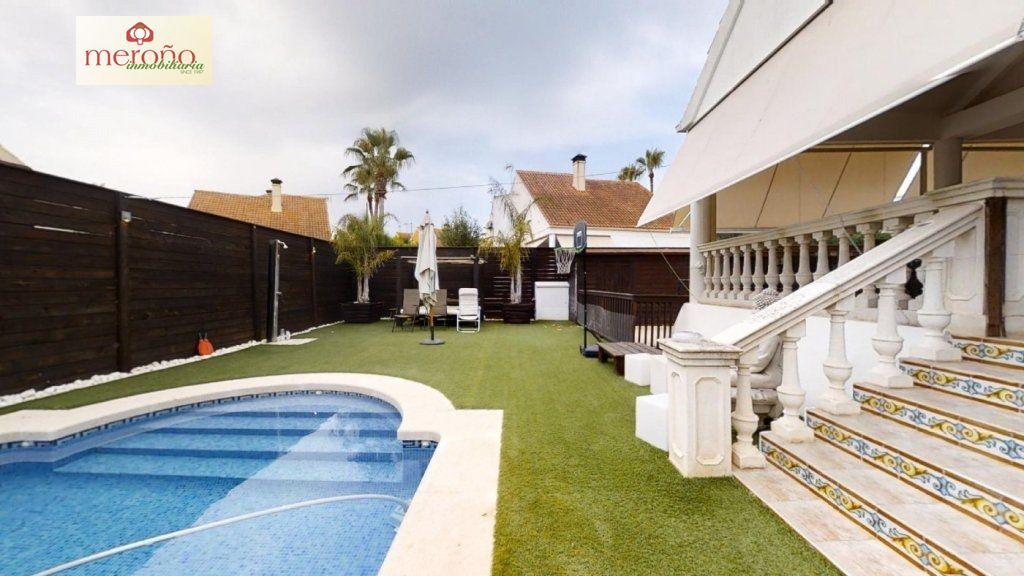 Piscina de Casa o chalet en venta en Elche / Elx con Aire acondicionado, Calefacción y Jardín privado