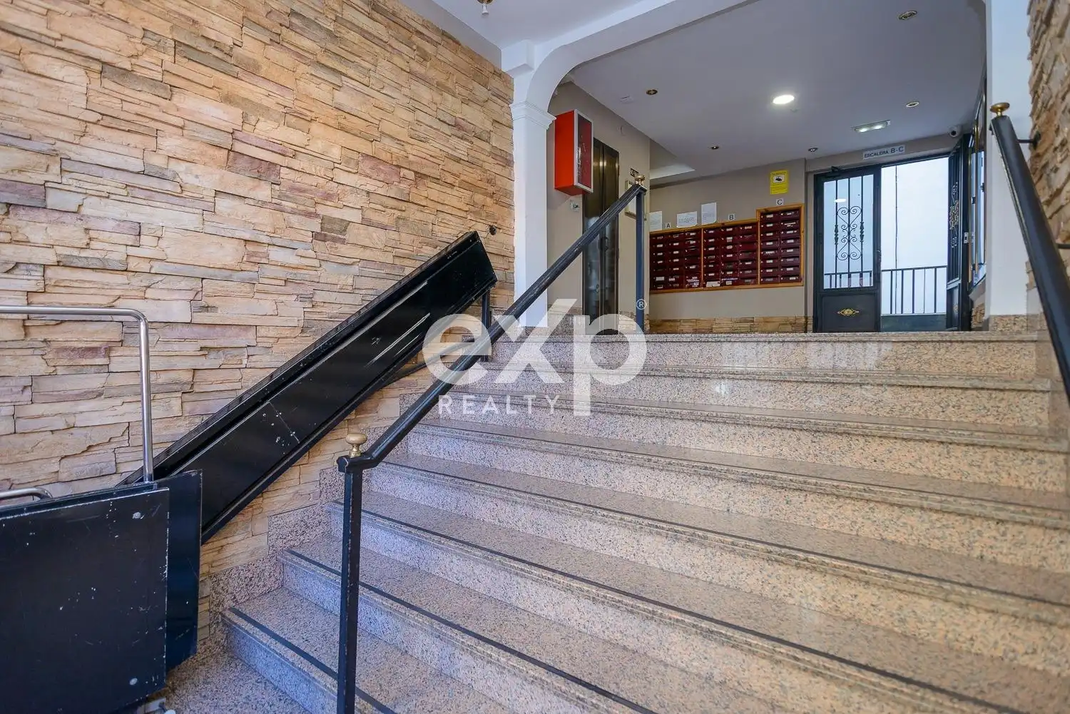Piso en venta en Oviedo  con Calefacción, Parquet y Amueblado