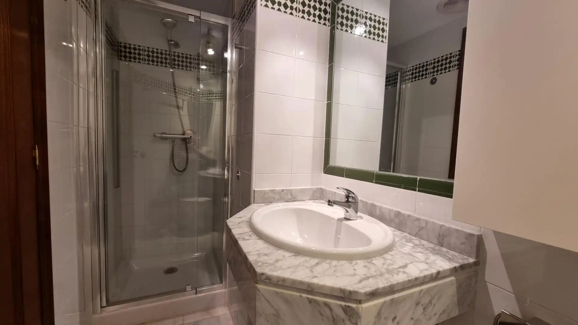 Baño de Apartamento en venta en Torrevieja con Jardín privado, Terraza y Balcón