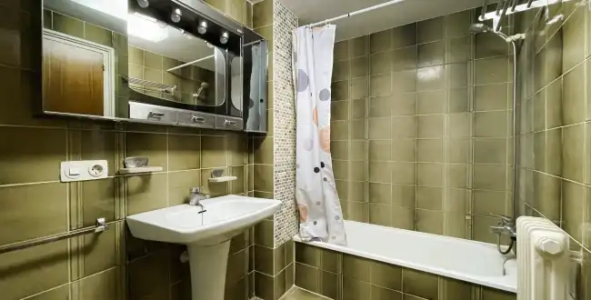 Bany de Pis en venda en Girona amb Aire condicionat, Traster i Balcó