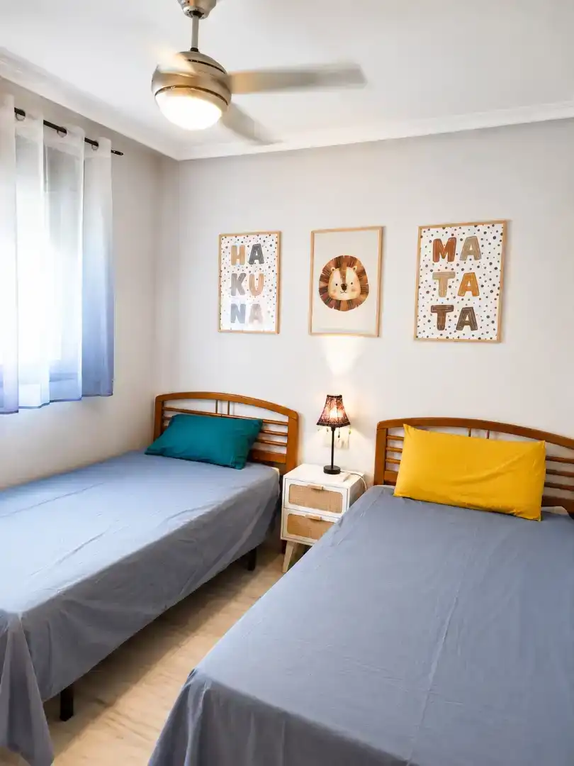 Schlafzimmer von Dachboden zur Miete in Torrevieja mit Klimaanlage