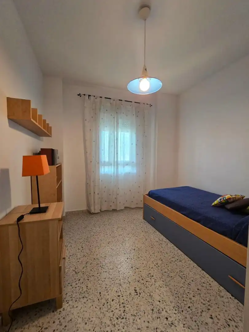 Dormitori de Planta baixa de lloguer en Jerez de la Frontera amb Aire condicionat, Terrassa i Moblat