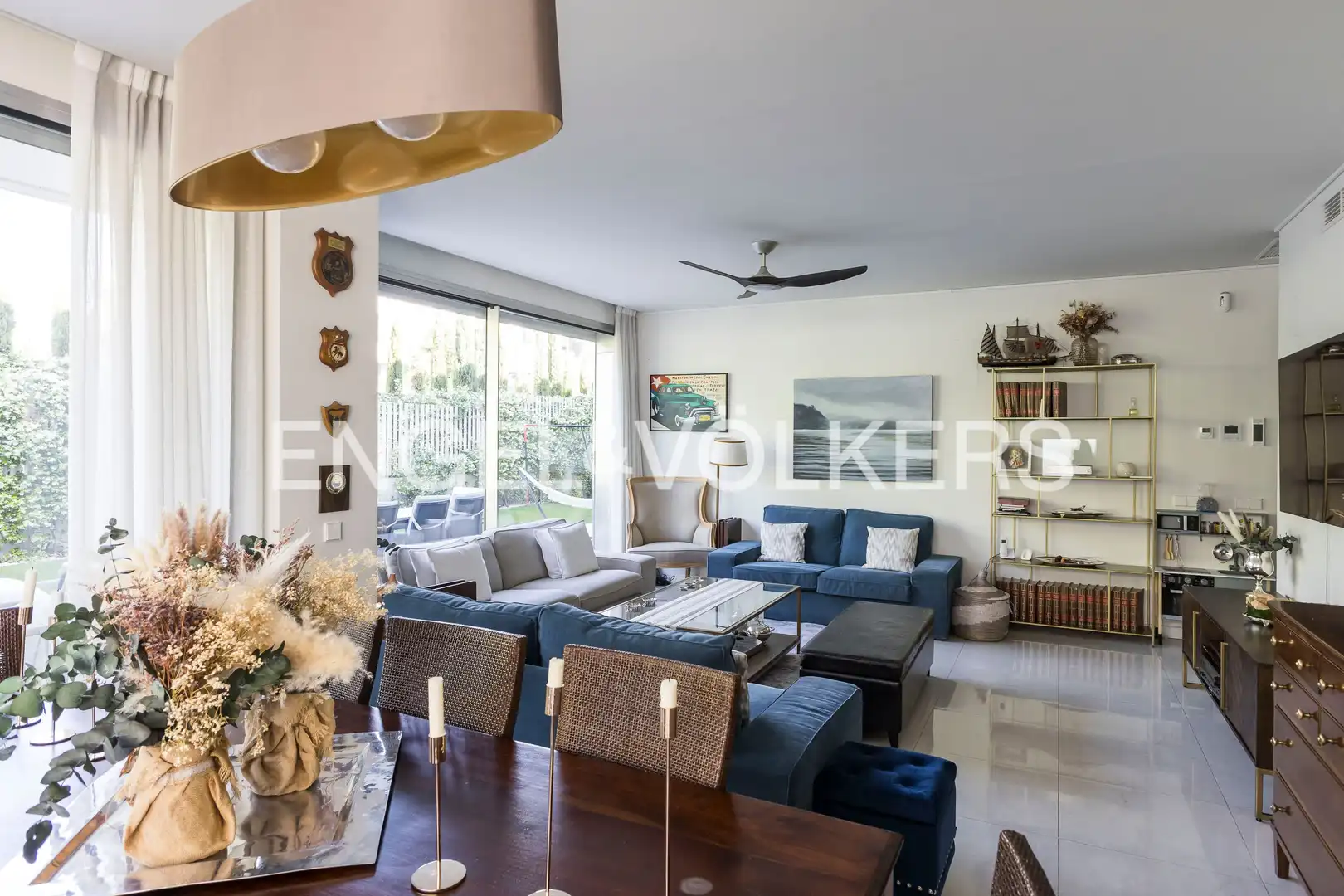 Sala de estar de Apartamento en venta en Pozuelo de Alarcón con Aire acondicionado, Calefacción y Jardín privado