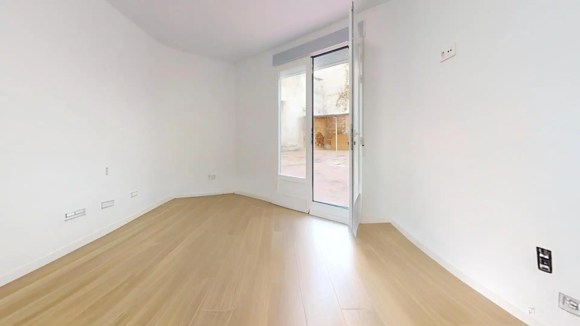 Dormitori de Planta baixa en venda en Elche / Elx amb Terrassa i Moblat