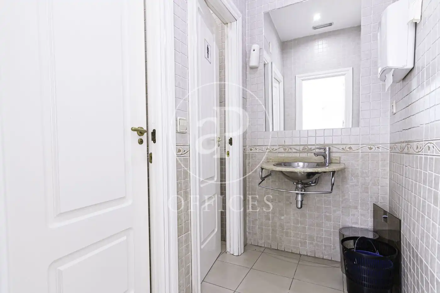 Baño de Oficina en venta en Madrid con Aire acondicionado y Calefacción