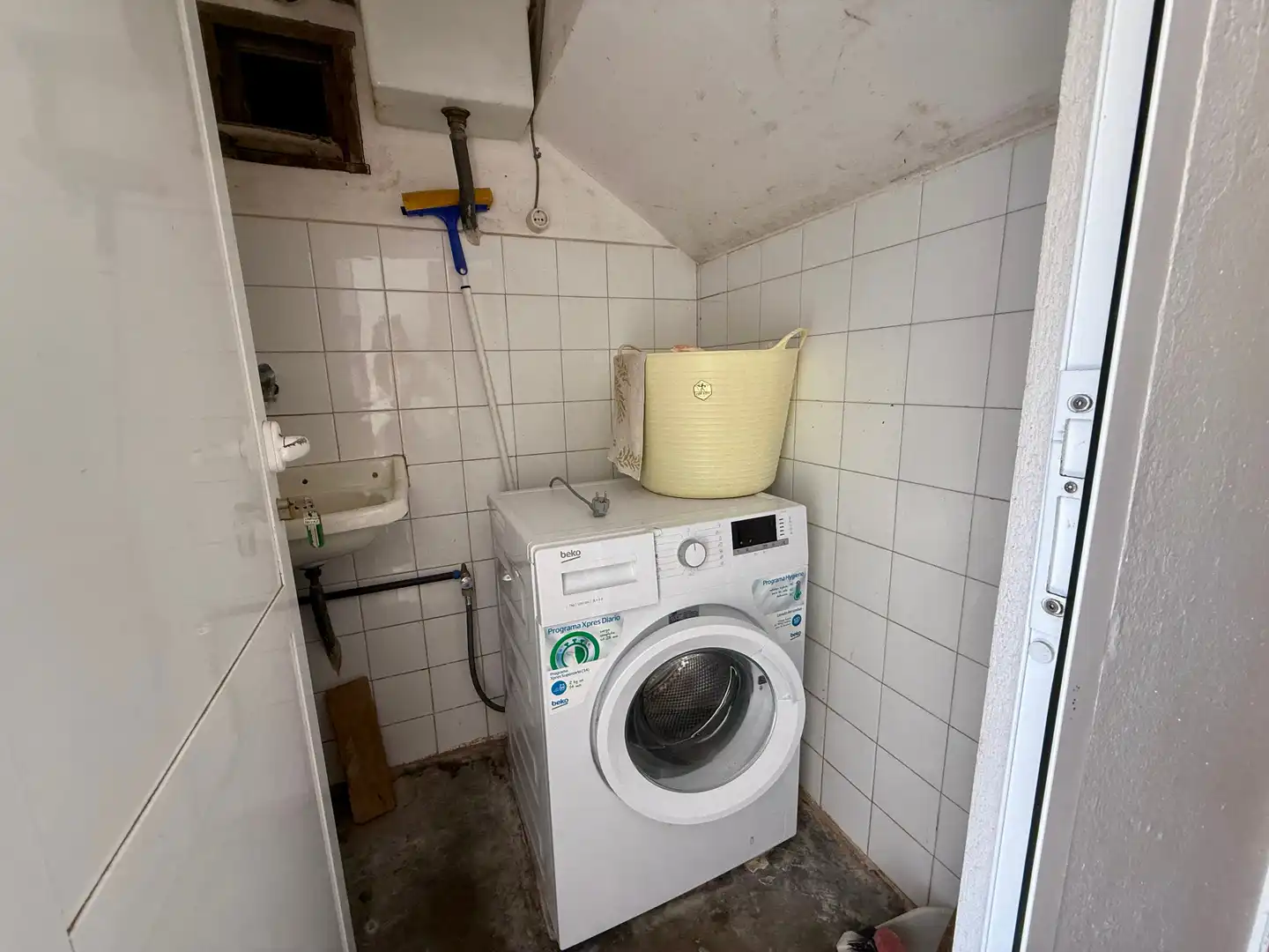 Bany de Casa adosada en venda en O Grove   amb Jardí privat, Traster i Moblat