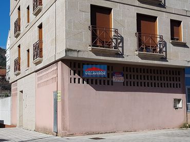 Business premises to rent in Darbo