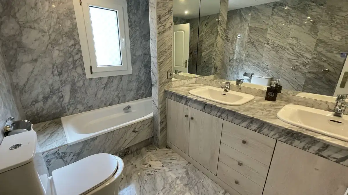 Apartamento con piscina en venta en Nueva Andalucía, imagen 6