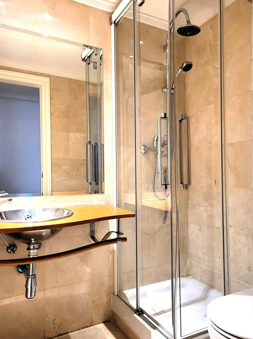 Bany de Pis en venda en Valencia amb Calefacció, Parquet i Jacuzzi