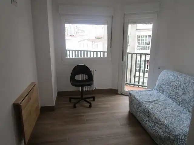 Schlafzimmer von Wohnungen zur Miete in Santiago de Compostela  mit Heizung, Möbliert und Ofen