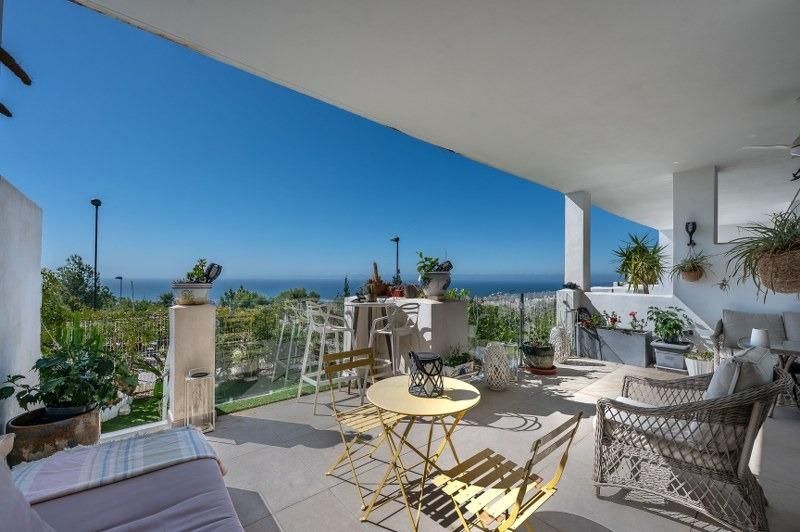 Terrace of Flat for sale in Benalmádena  with Air Conditioner, Heating and Private garden