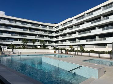 Appartement compact avec piscine à louer à Avenida Pere Matutes Noguera
