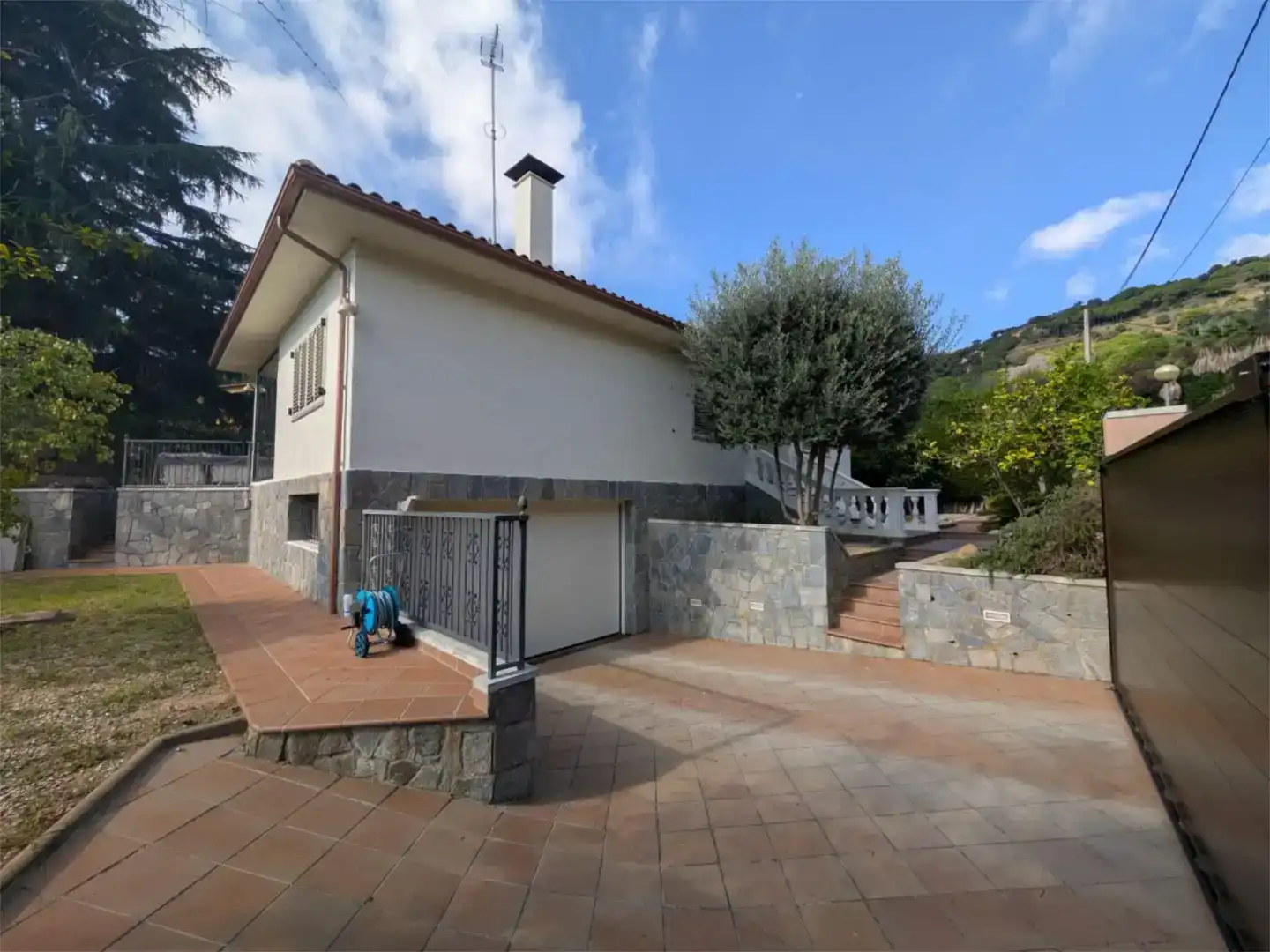 Exterior view of Houses for sale in Argentona  with Air Conditioner and Balcony