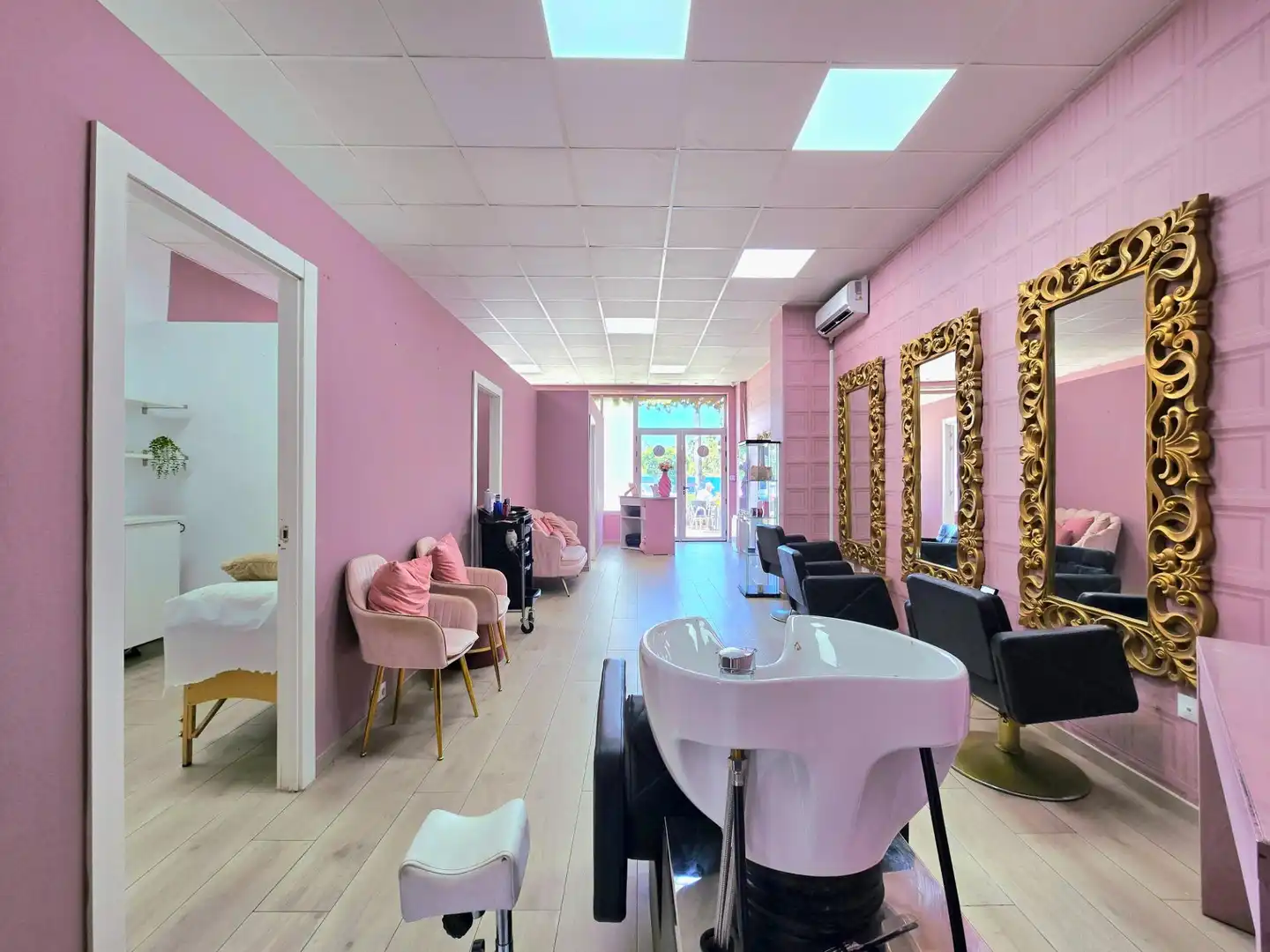 Commercial properties for rent in Marbella  with Air Conditioner and Furnished