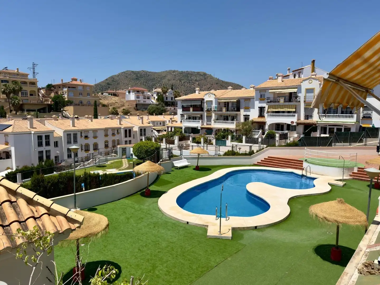 Außenansicht von Erdgeschoss zum Verkauf in Rincón de la Victoria mit Klimaanlage, Privatgarten und Terrasse