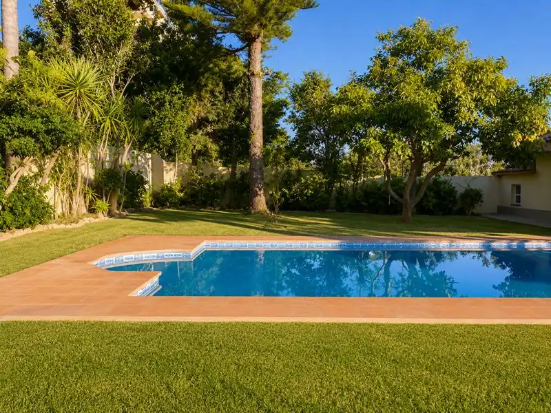 Chalet con piscina en venta en Selwo, imagen 22