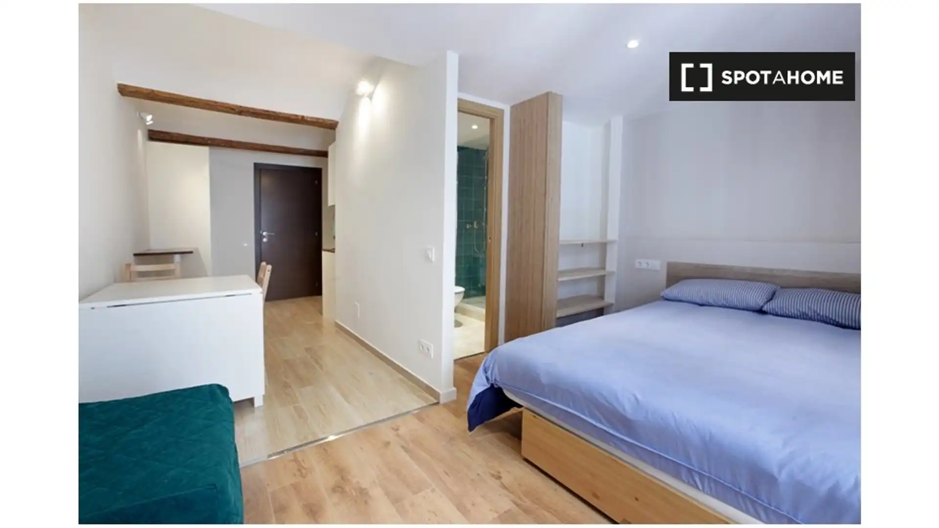 Flat for rent in El Raval