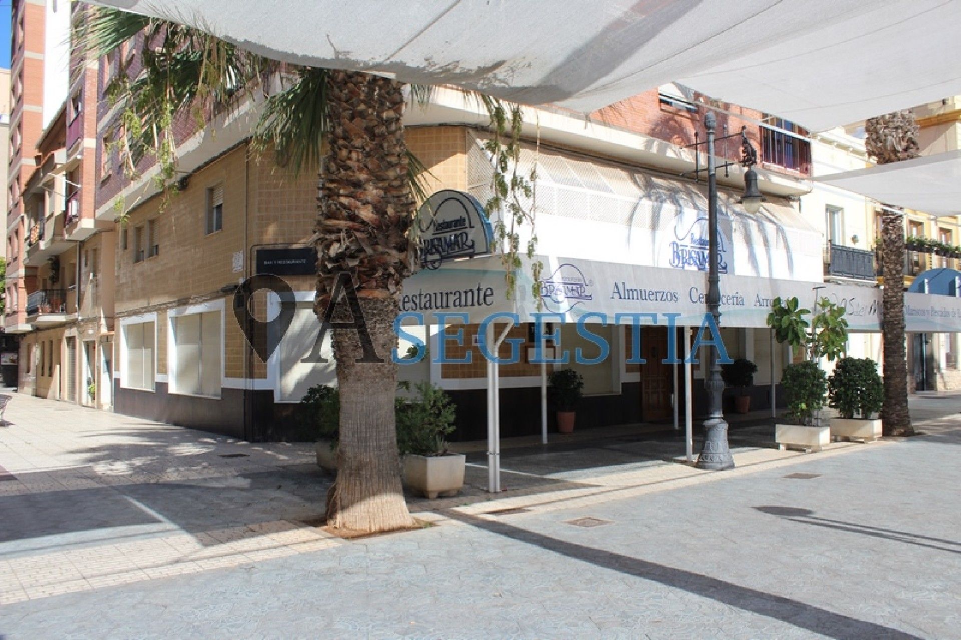 Local de alquiler en El Grao