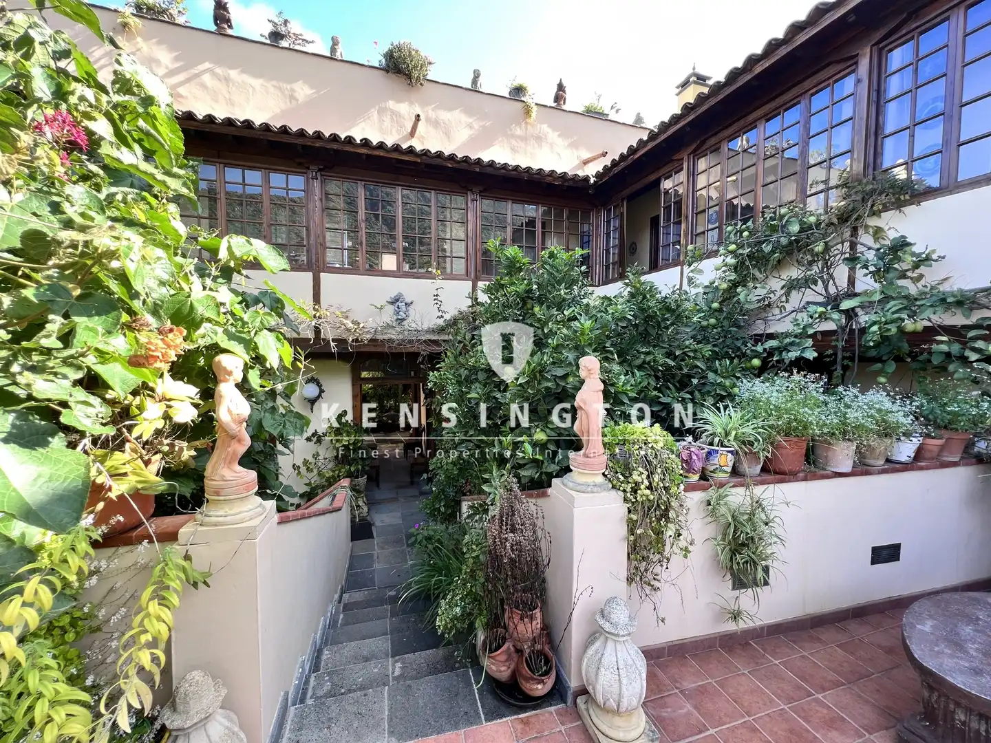 Vista exterior de Casa o xalet en venda en Icod de los Vinos amb Parquet, Terrassa i Traster