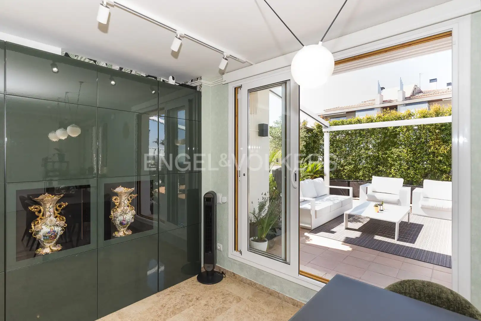 Terrace of Attic for rent in Sitges  with Air Conditioner, Heating and Parquet flooring