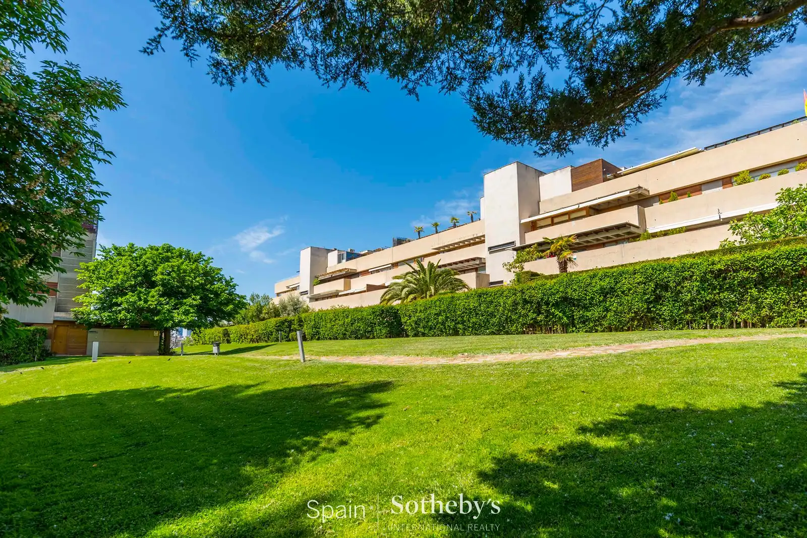 Vista exterior de Apartament en venda en La Moraleja amb Aire condicionat, Calefacció i Terrassa